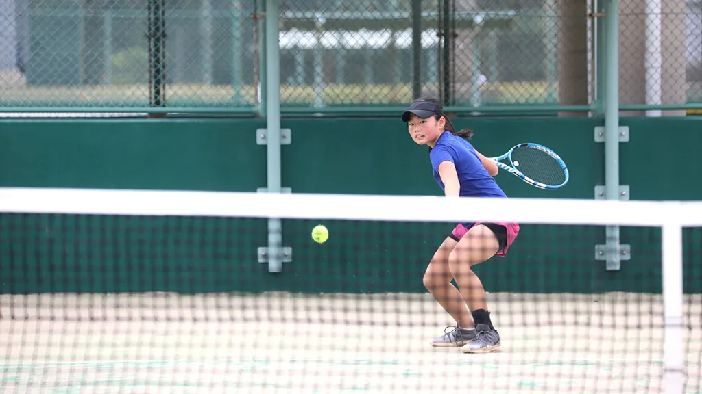 TopSlider_young_girl_forehand